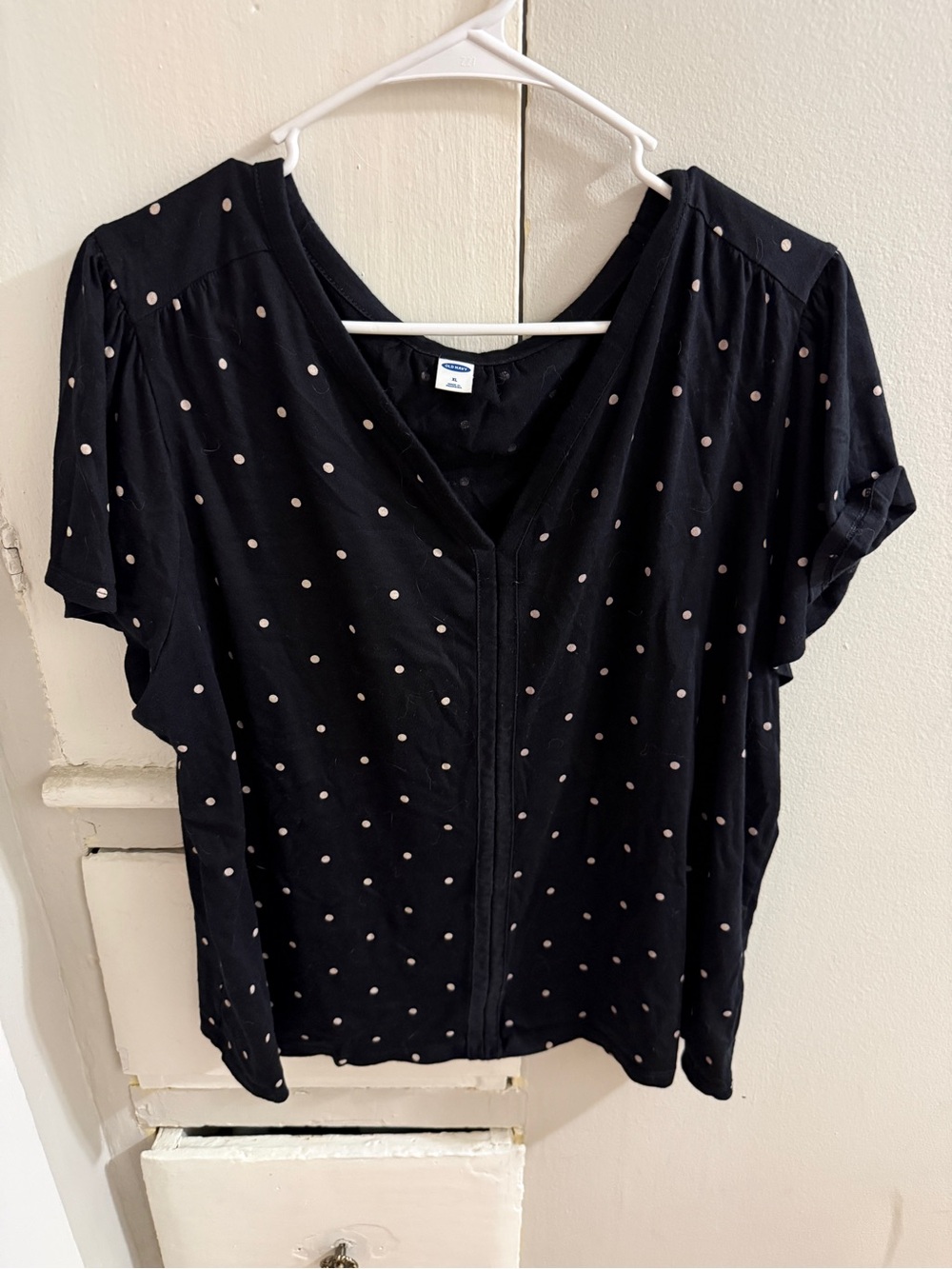 Old Navy Black V-Neck Short Sleeve Dot Top